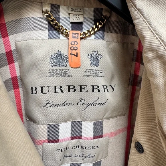 Burberry Women's Chelsea Trench - Picture 10 of 10